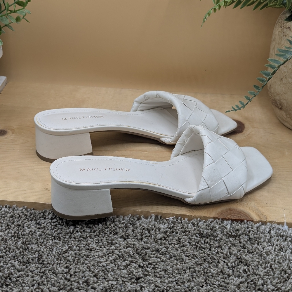Marc Fisher Heeled Slides White Leather Women's Size 7.5M Shoes